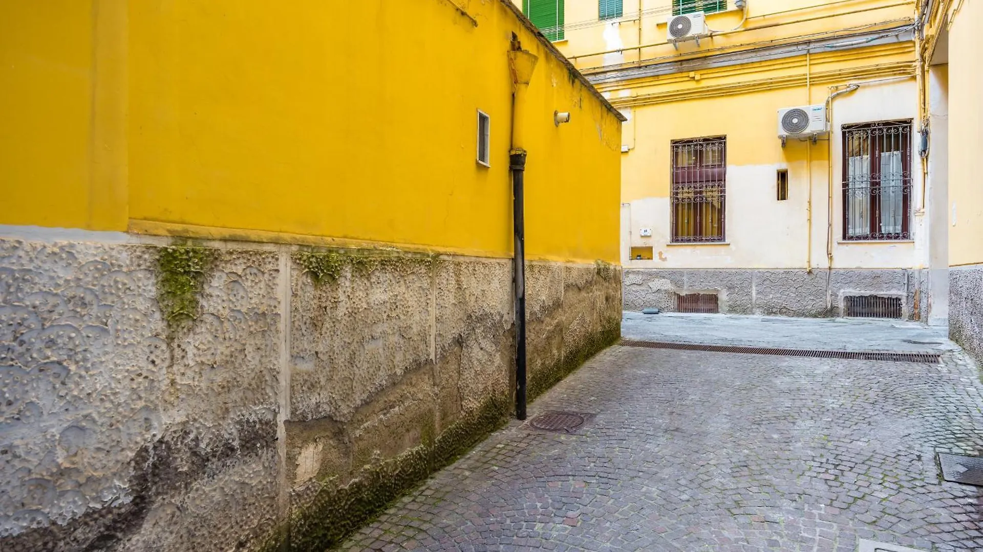 Metro Universita Apartment By Wonderful Italy Naples Italy