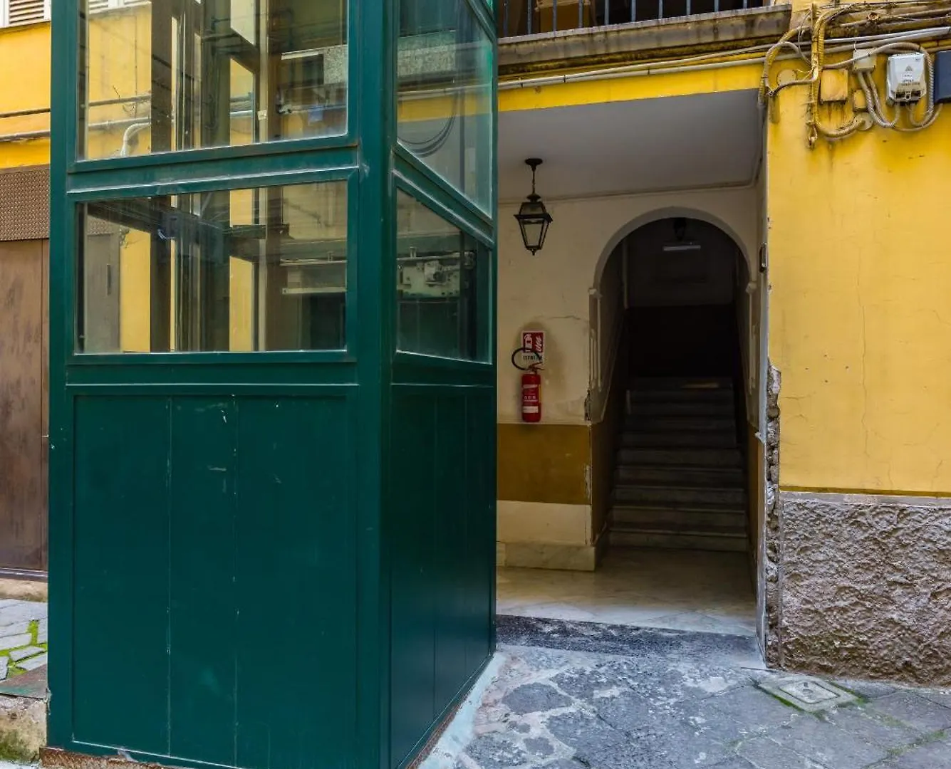 Metro Universita Apartment By Wonderful Italy Naples Italy