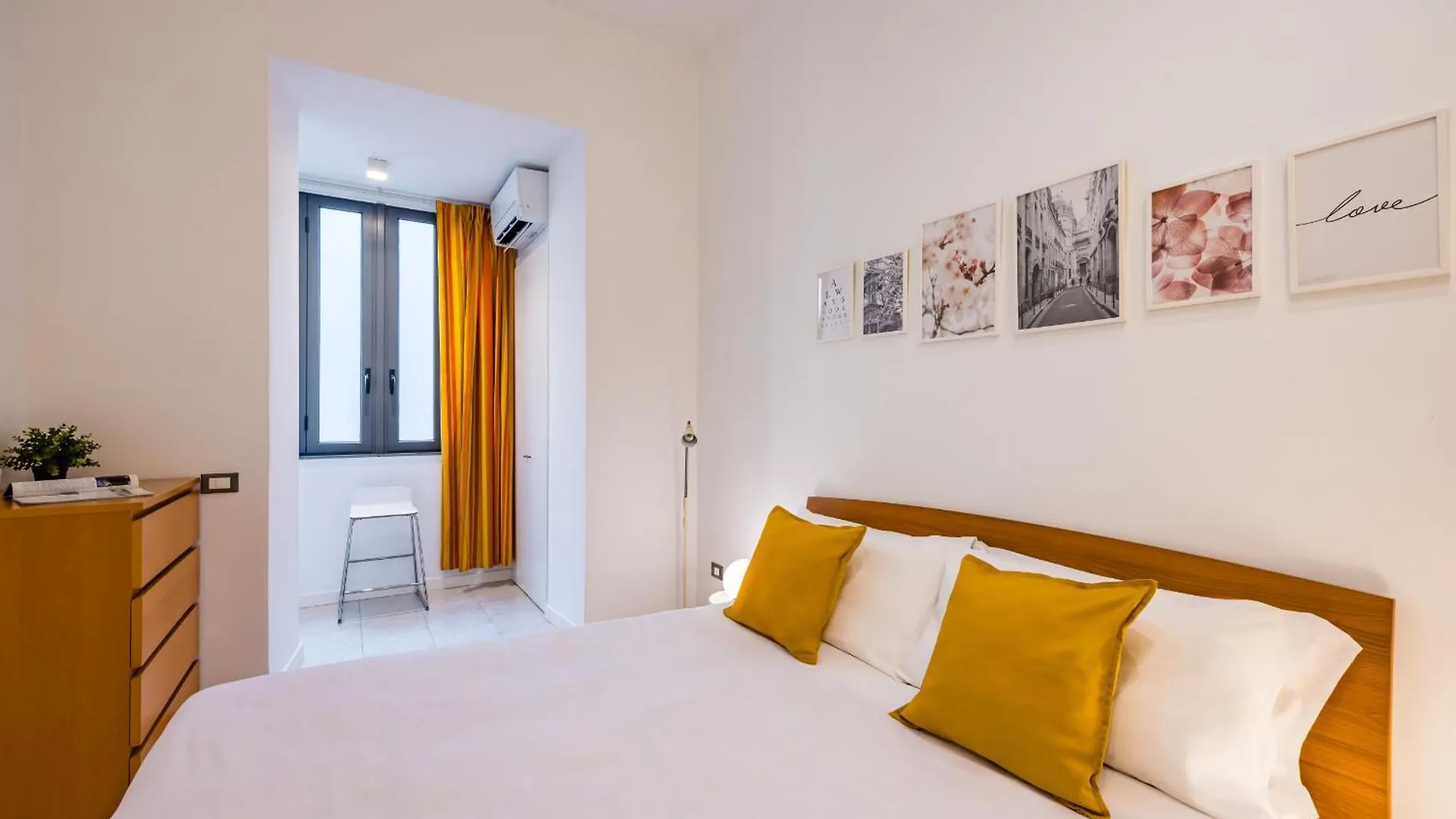 Metro Universita Apartment By Wonderful Italy Naples Italy