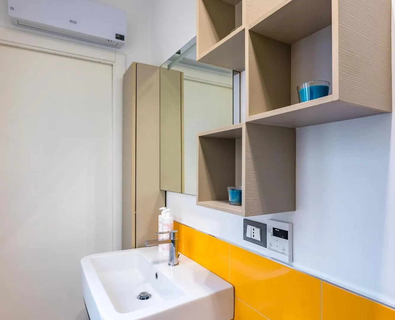 Metro Universita Apartment By Wonderful Italy Naples